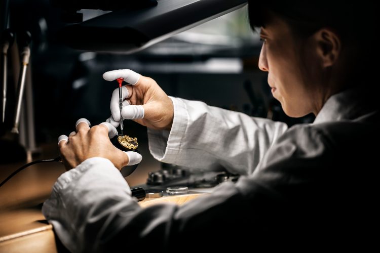 Watchmaker tag heuer clearance