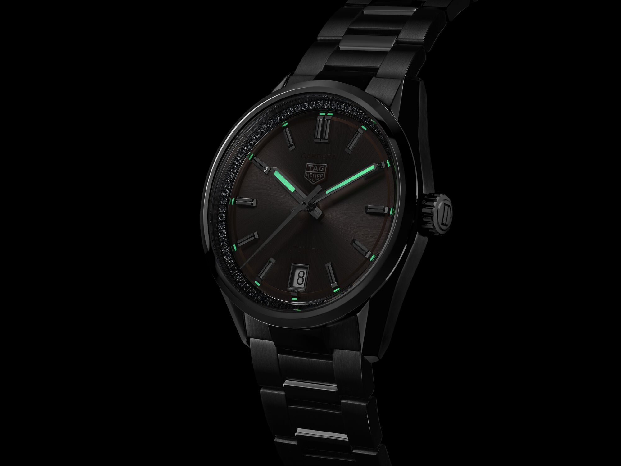 暗闇の中でも時刻が読み取れる秘密とは？ | TAG Heuer Official